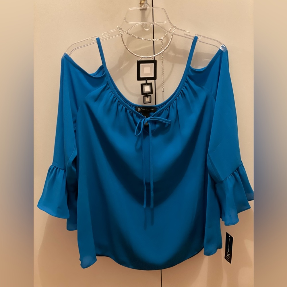 Ladies cold shoulder shirt